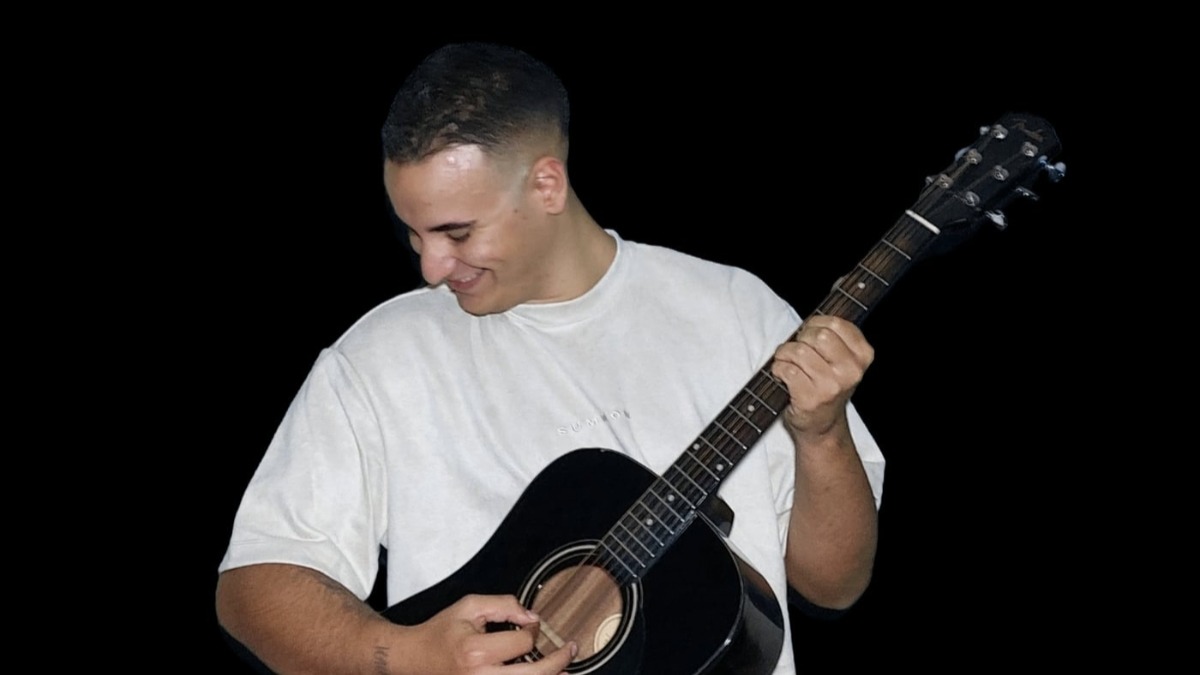 Christian Bruno compie gli anni e annuncia “Bambina Stupida” per SanremON 2026 - 