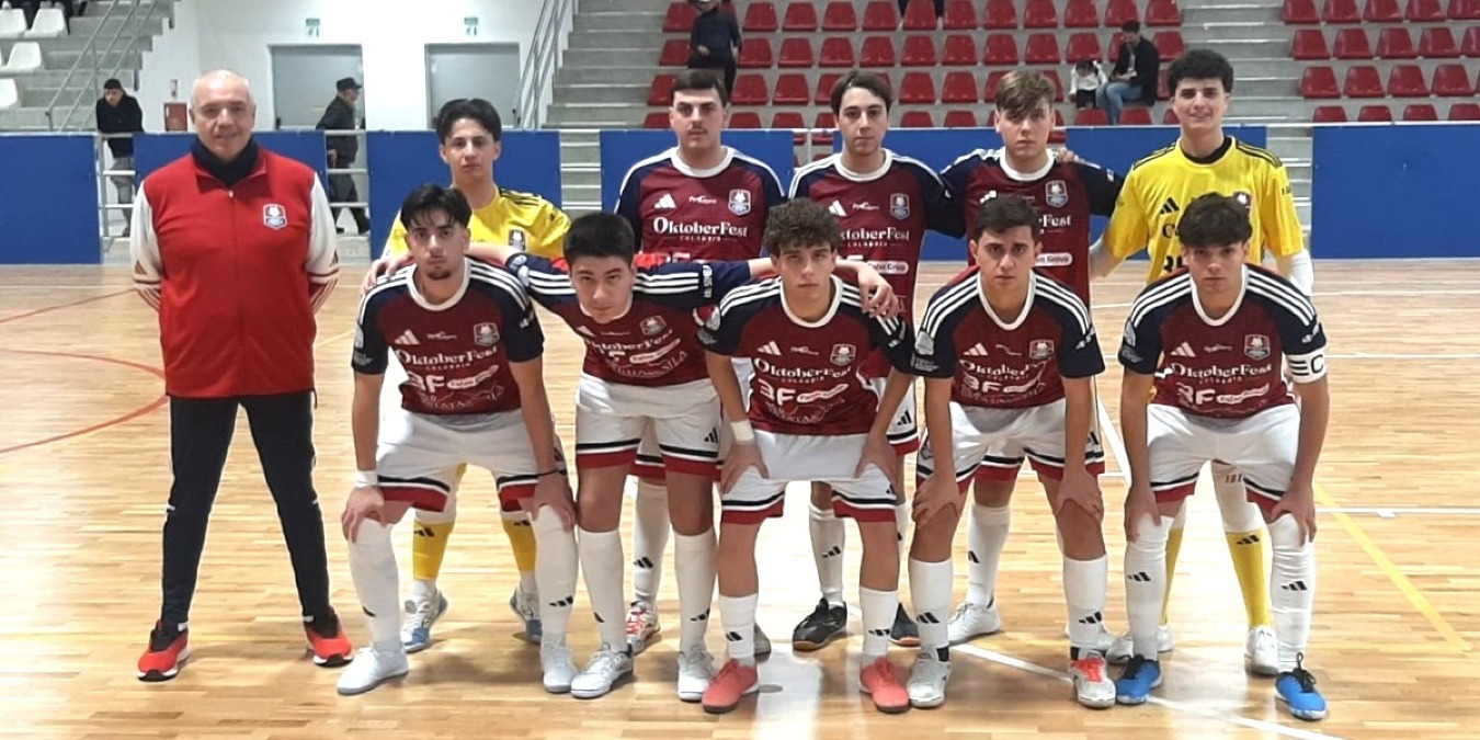 Calcio a 5 - Cuore e coraggio non bastano: i Lupacchiotti Under 19 cadono a Soverato - 