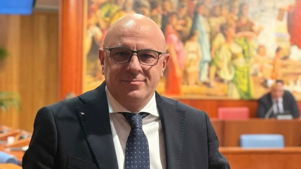 Ospedale di Cosenza, Francesco De Cicco: “Chiudere il centralino di notte è una scelta grave e pericolosa” - 