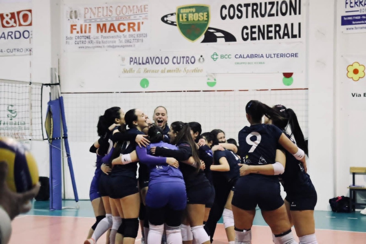 La Pallavolo Cutro si conferma inarrestabile - 