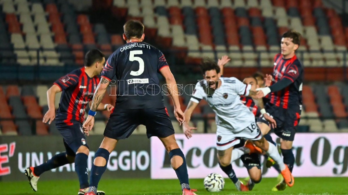 Serie C | Il Crotone riparte: Piovanello e Di Pasquale spezzano il digiuno del 2026 nel derby - 