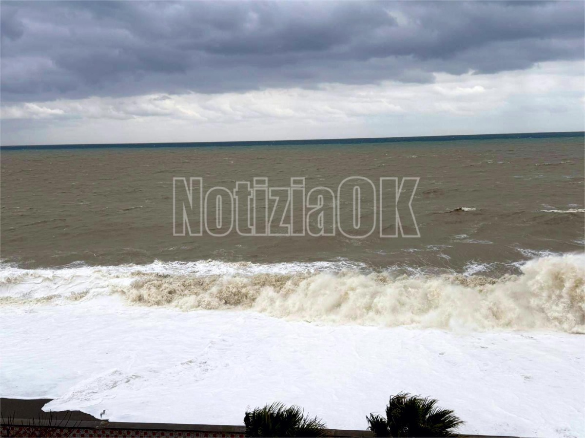 Calabria, maltempo estremo: previsi venti oltre 100 km/h e onde alte fino a 9 metri - 