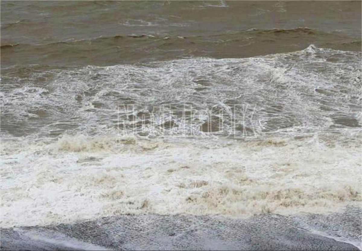 Isola di Capo Rizzuto in "allerta rossa": il ciclone Harry fa paura - 