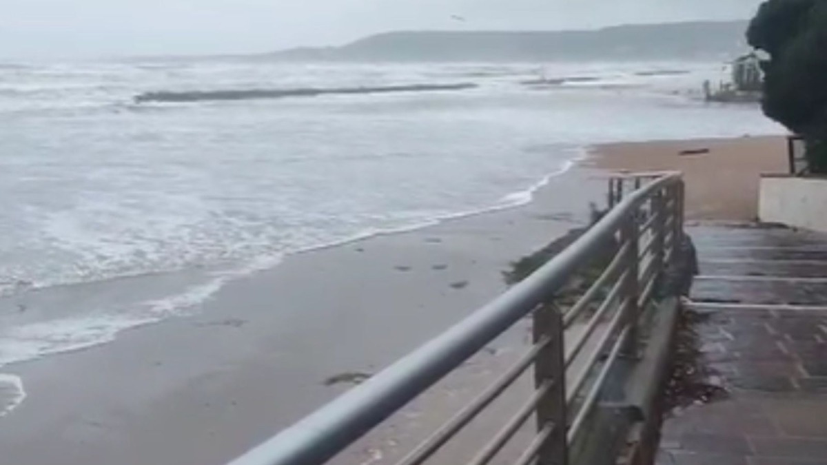 Crotone, uragano Harry: nessun danno in città ma ordinanze di sicurezza in vigore - 