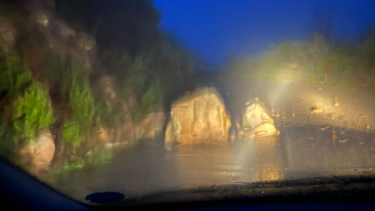 Caccuri, frana sulla strada per Santa Rania: automobilisti in allerta - 