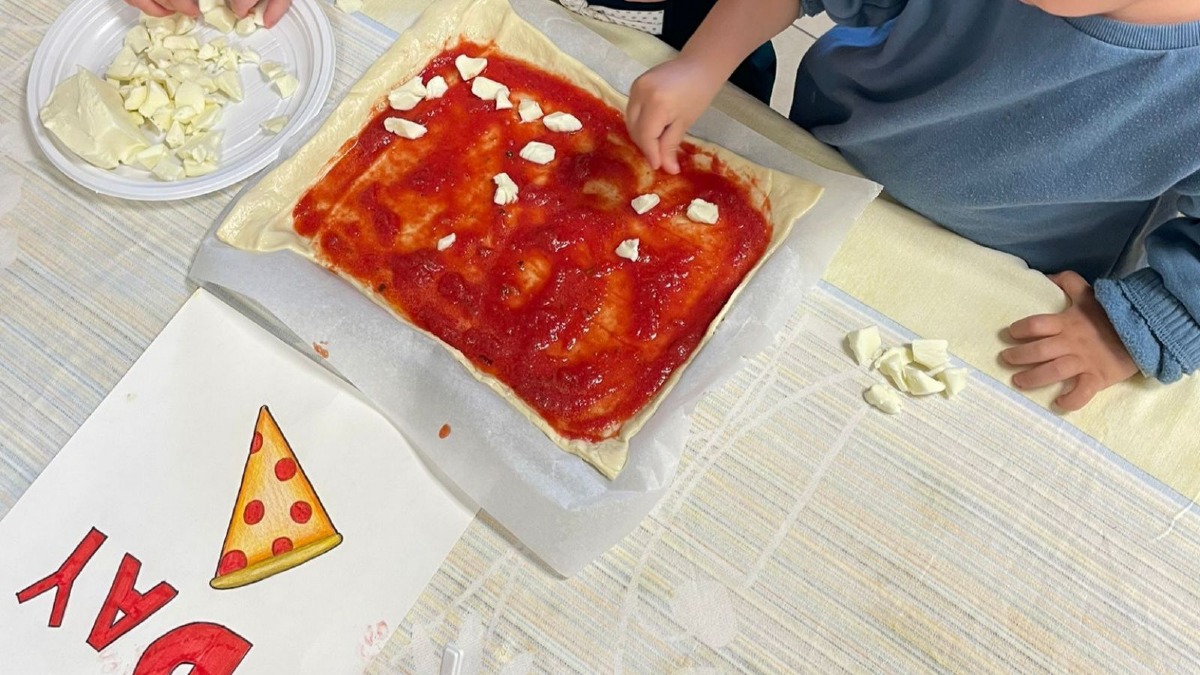 Lattarico - Il Pizza Day del Nido Regina: quando il cibo diventa laboratorio educativo - 