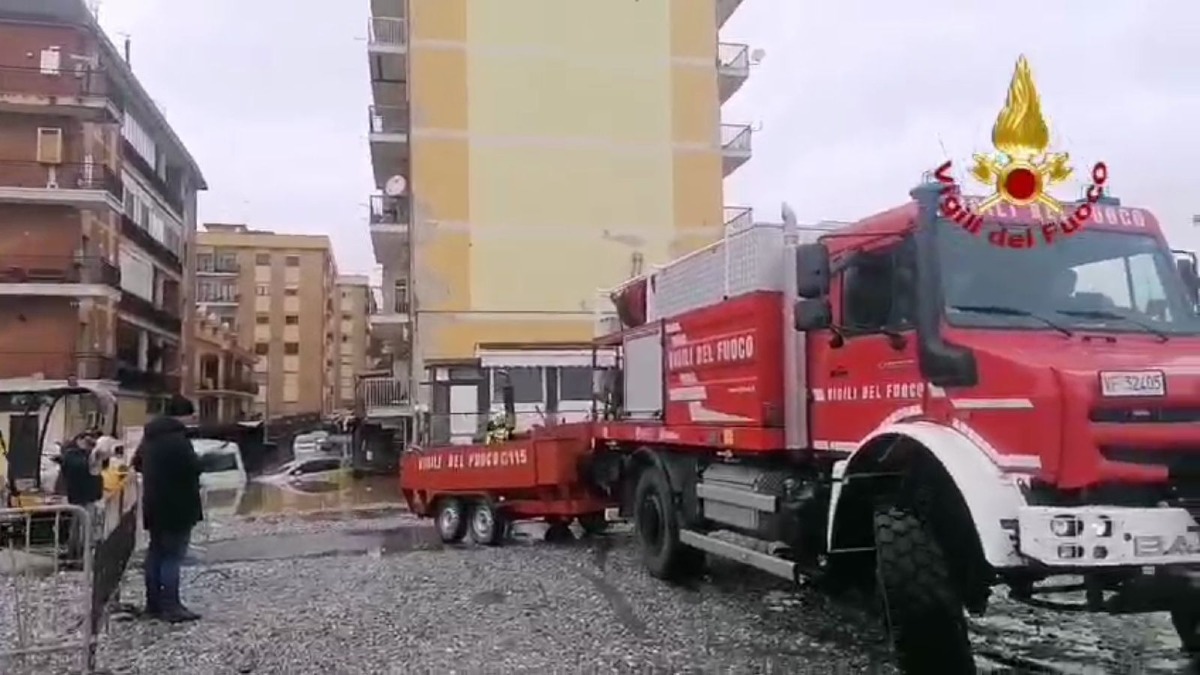 (VIDEO) Ciclone Harry su Catanzaro, una notte di vento e mare in tempesta - 