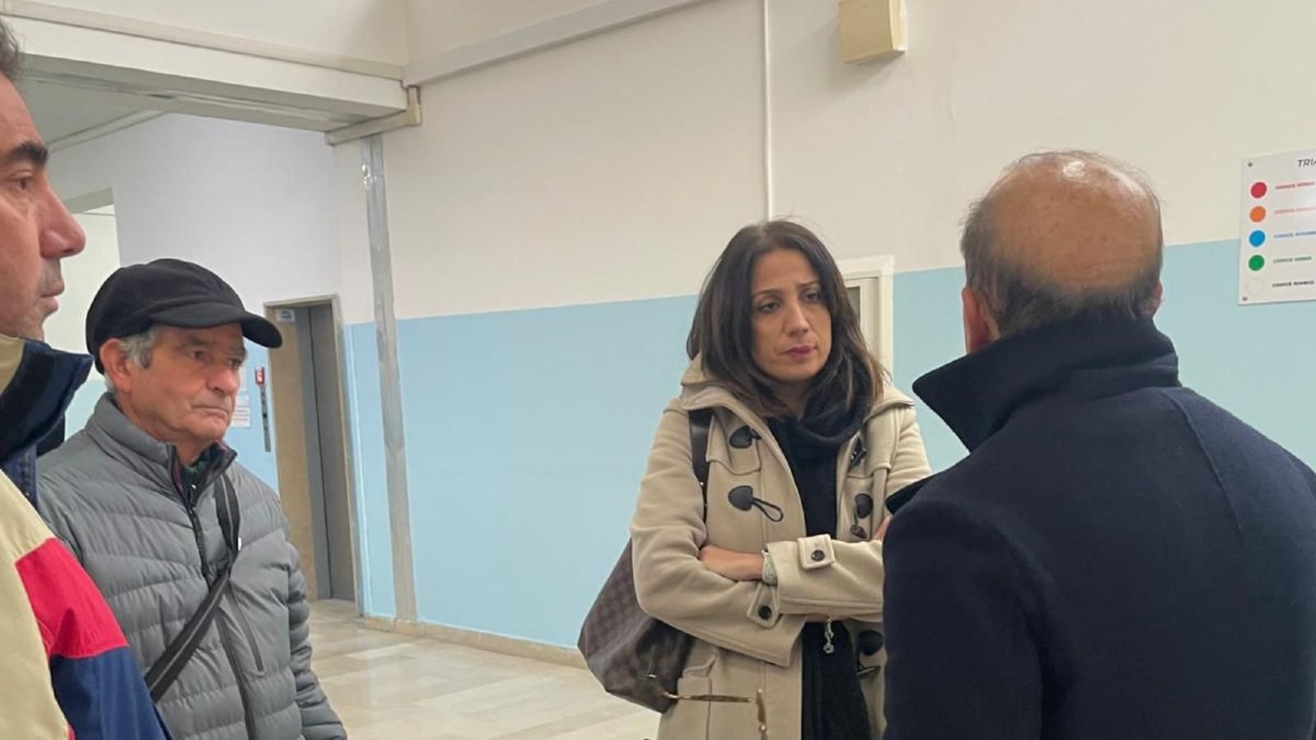 Ospedale di Cariati, Scutellà (M5S) in visita: “Decreto bloccato da una grave contraddizione amministrativa” - 