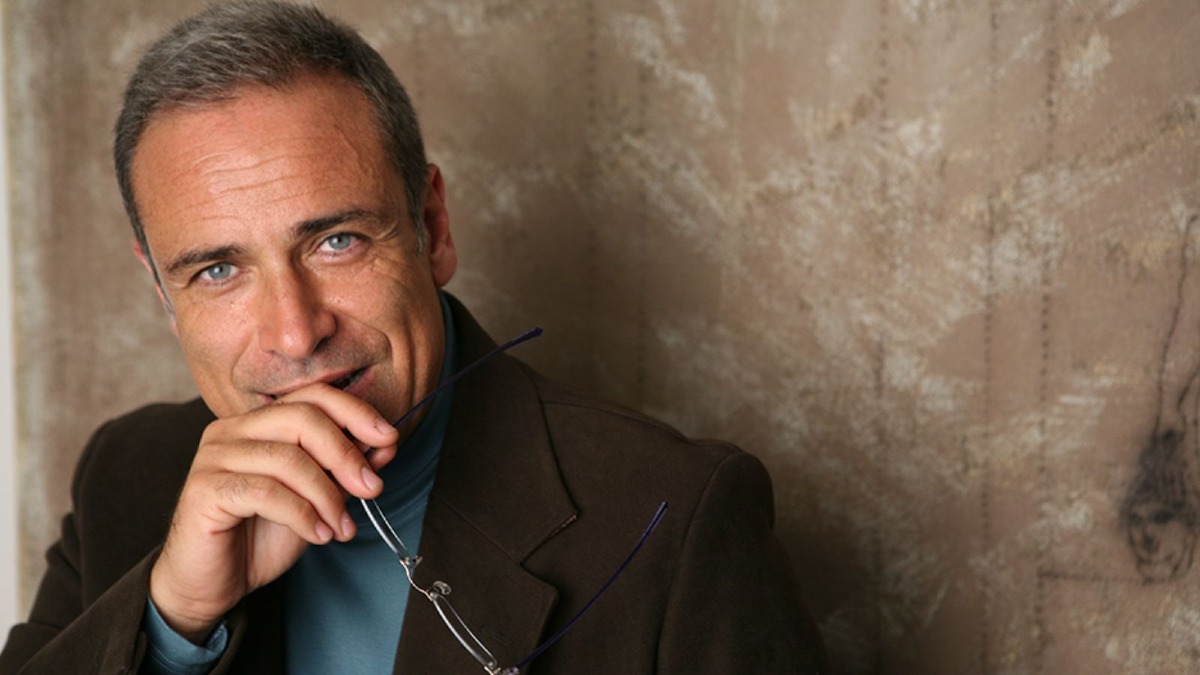 “Renatissimo”: Enzo De Caro celebra Renato Carosone al Politeama di Catanzaro - 