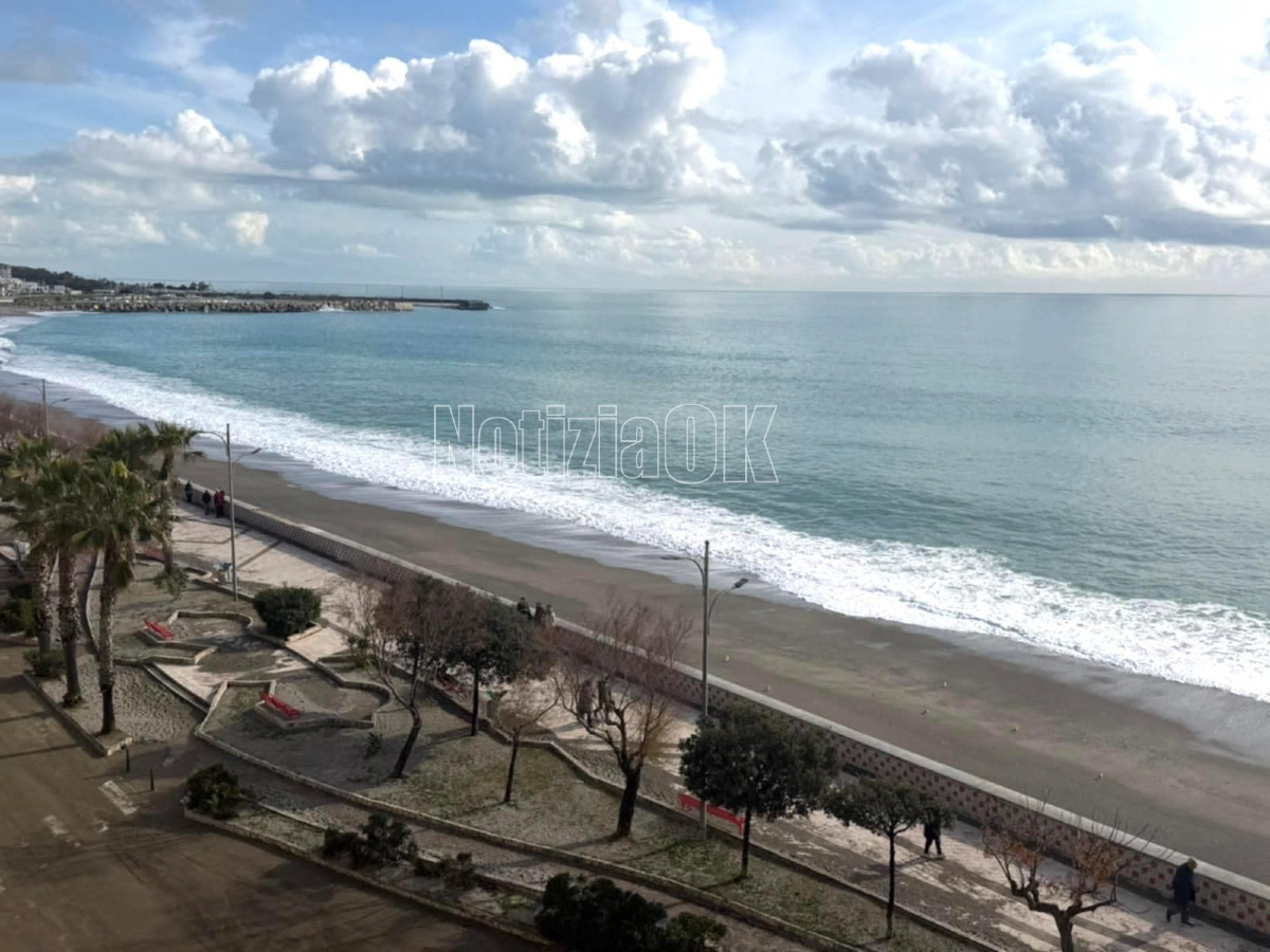 Catanzaro - Il lungomare torna a vivere dopo il ciclone - 