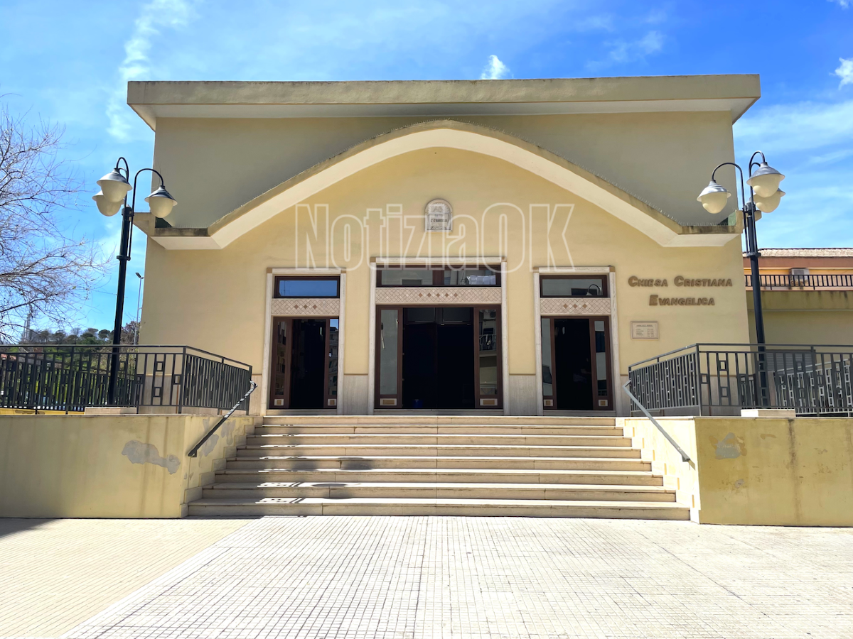 Crotone in preghiera per la Santa Cena: la comunità evangelica si riunisce nel ricordo del sacrificio di Cristo - 