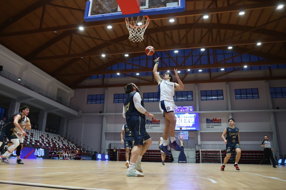 La Pirossigeno Cosenza Basket inarrestabile contro la Sideco Lamezia - 
