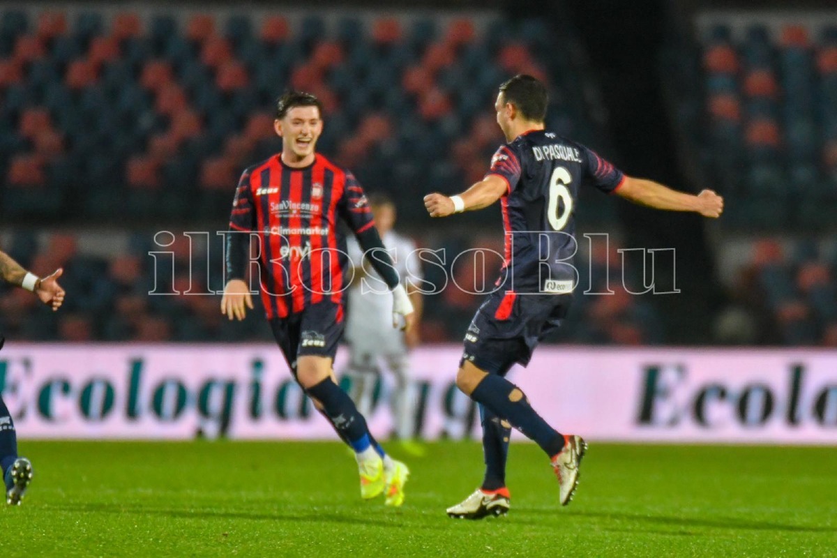 Serie C | Crotone, corsa playoff aperta: rossoblù trascinati da Di Pasquale - 