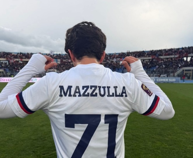San Fili celebra l’esordio in Serie C di Adolfo Mazzulla con la maglia del Cosenza - 