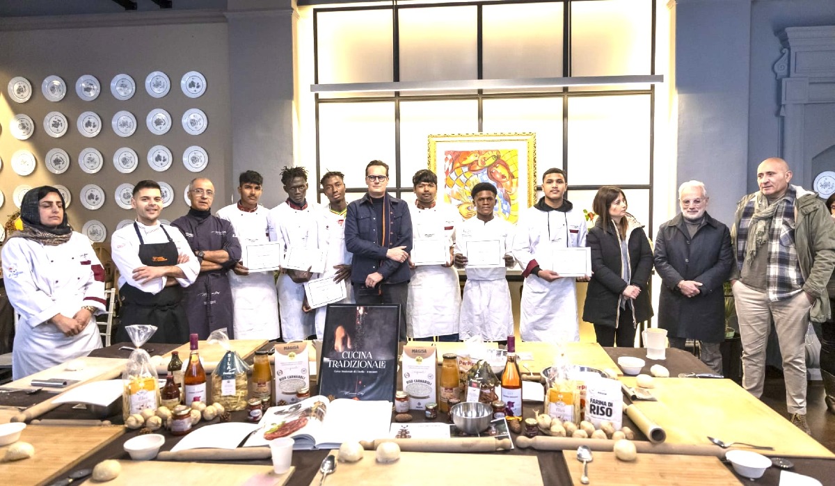 Cosenza - “Cuochi d’altri mondi”, sorrisi e integrazione: alla Maccaroni la chiusura del progetto - 