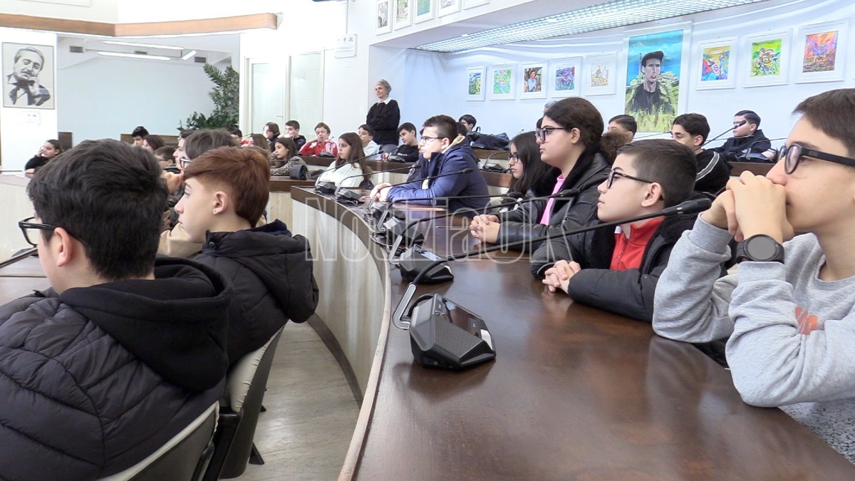 (VIDEO) Crotone, gli studenti dell’Alcmeone protagonisti della Giornata della Memoria - 