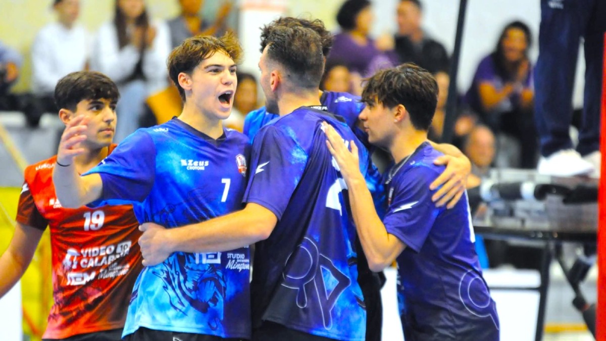 Pallavolo Crotone, Asteriti fa il punto: crescita, risultati e futuro del club - 