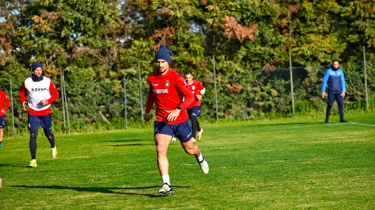 Serie C | Il Crotone accelera: la missione Siracusa entra nel vivo tra campo e tattica - 