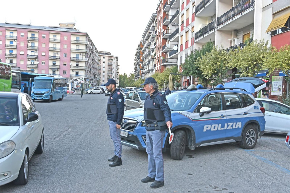Controlli serrati della Polizia: due arresti e venti denunce nel Cosentino - 