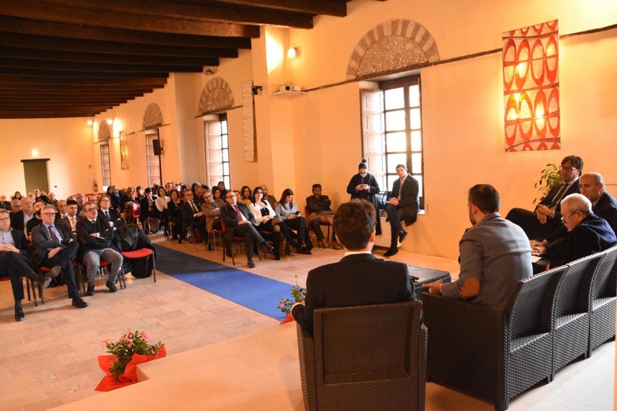 A Cerisano Palazzo Sersale apre al futuro con il Master su leadership e risorse - 