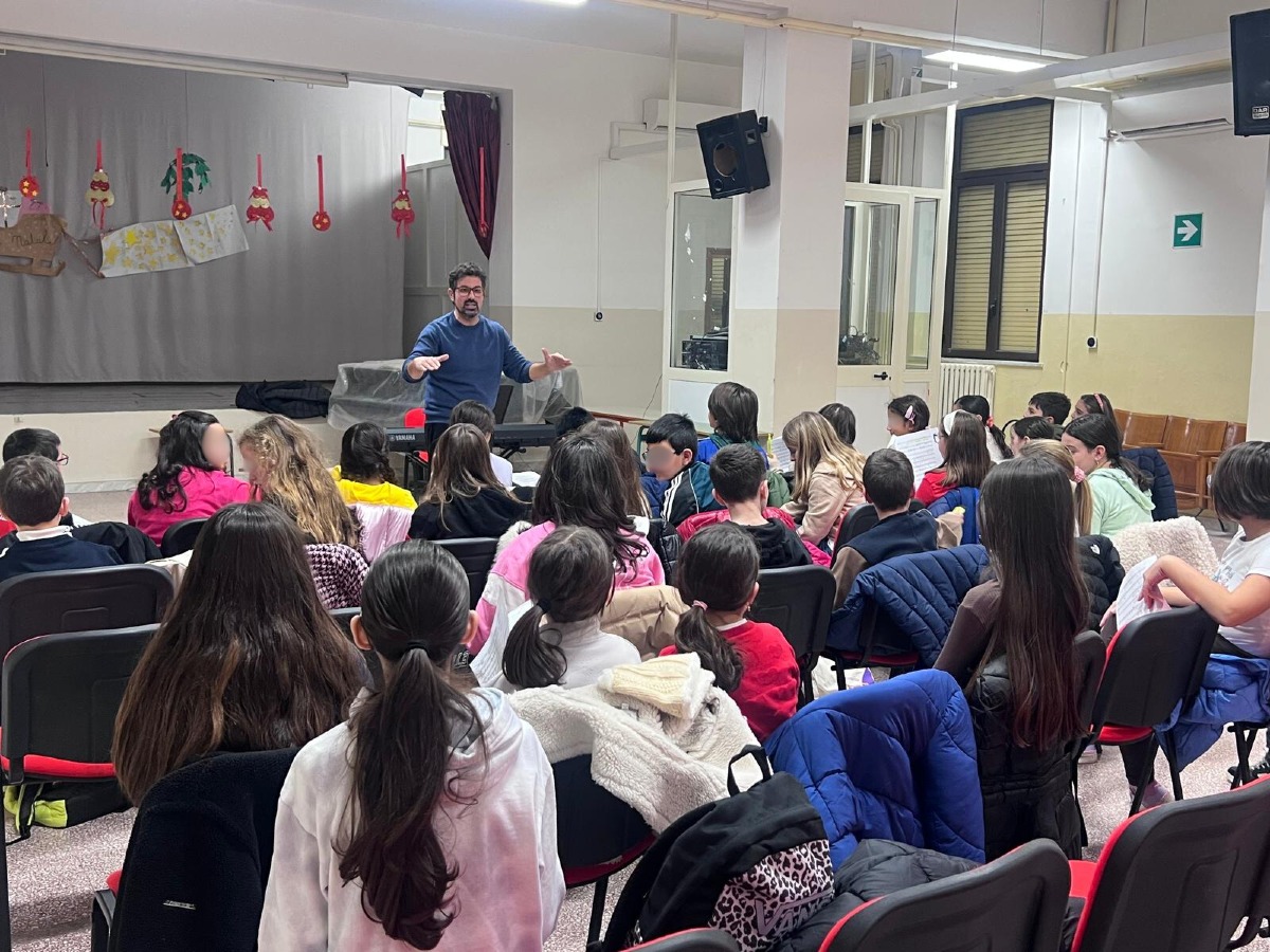 Il Politeama di Catanzaro approda tra i banchi con il nuovo progetto “Lirica a scuola” - 