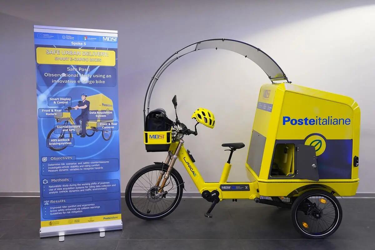 Poste Italiane sperimenta nuovi prototipi di cargo e-bike per consegnare pacchi nei centri storici - 