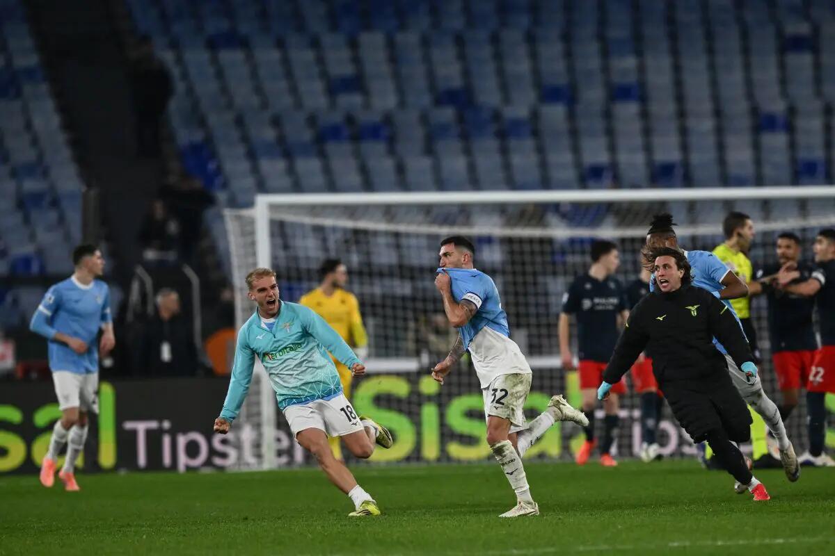 Lazio batte Genoa 3-2 con un rigore di Cataldi in pieno recupero - 