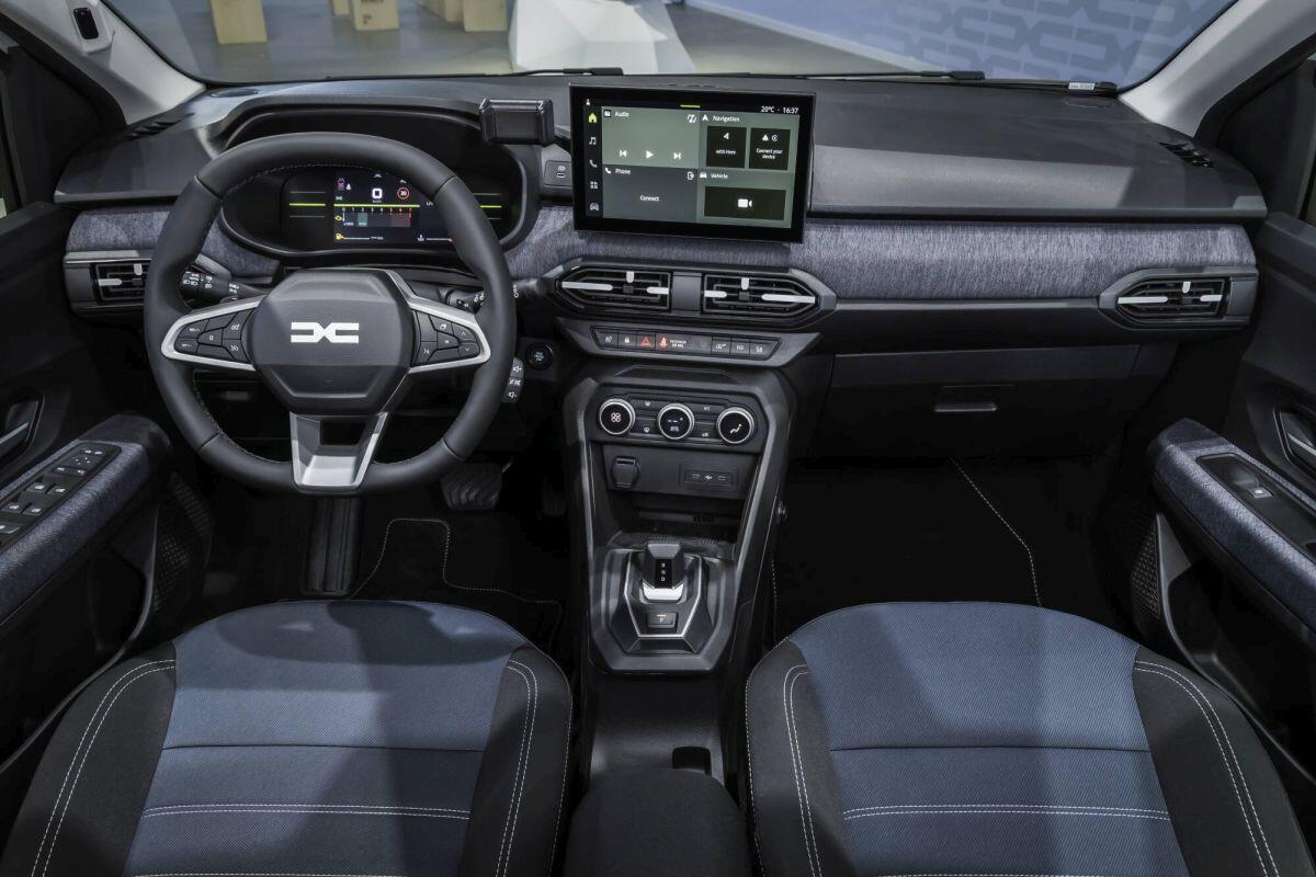 Nuove Dacia Sandero e Sandero Stepway, migliorato il design interno - 