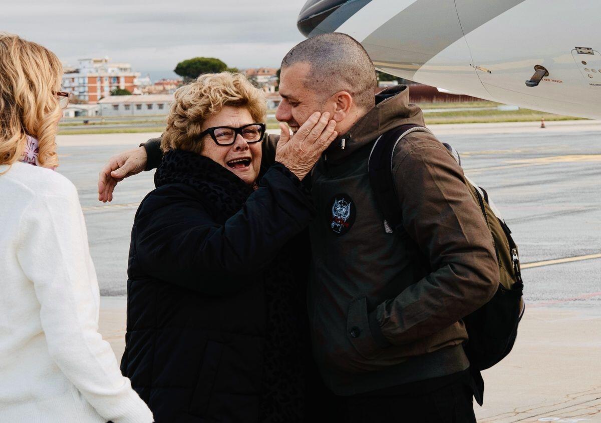 Su radio e tv italiane si parla di Alberto Trentini ogni 2 minuti - 