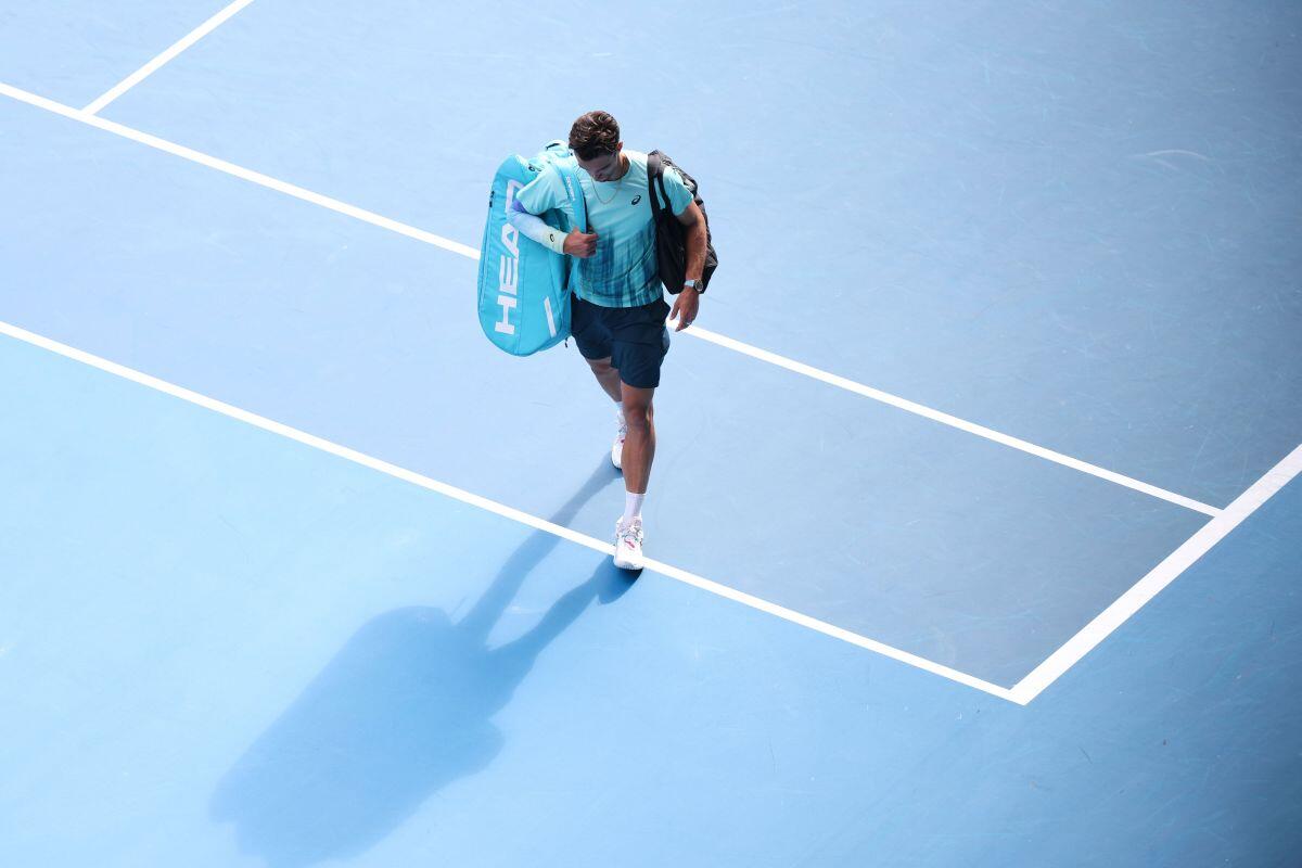 Sfortuna Musetti, vince i primi due set con Djokovic ma poi si ritira - 