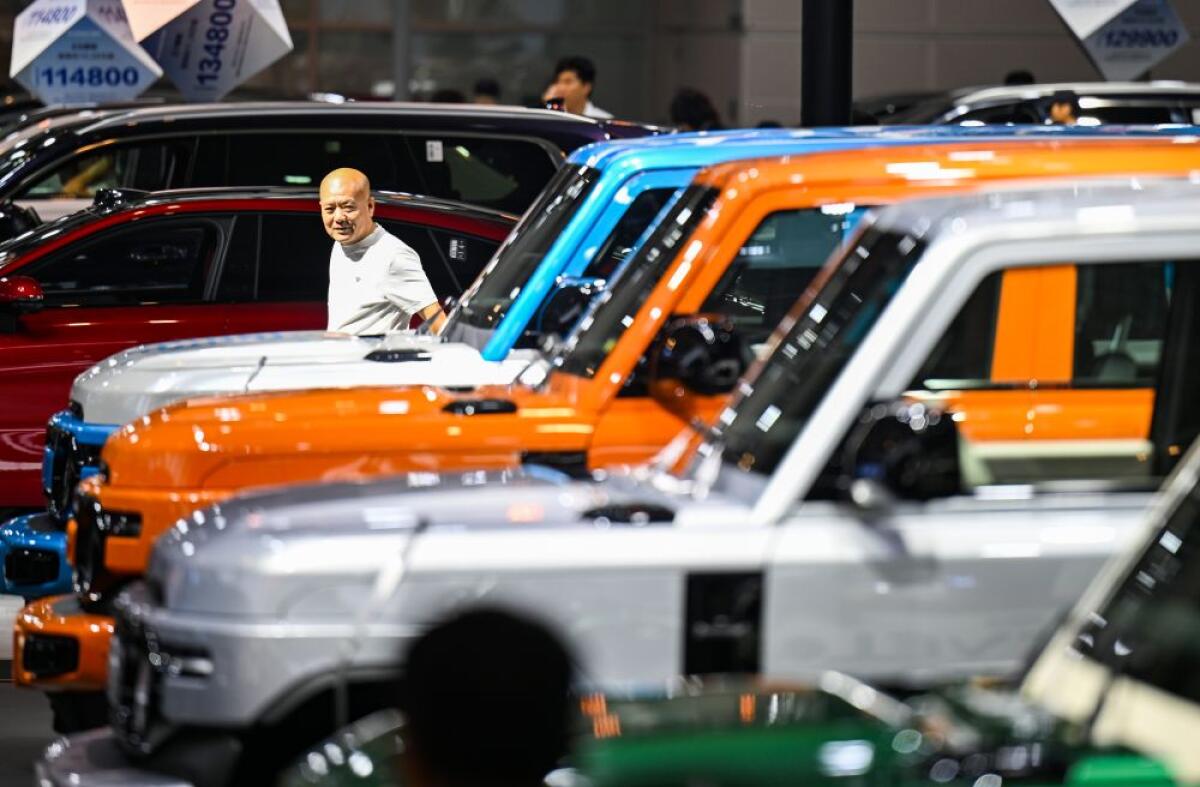 Cina, produzione e vendita di auto ai massimi storici nel 2025 - 