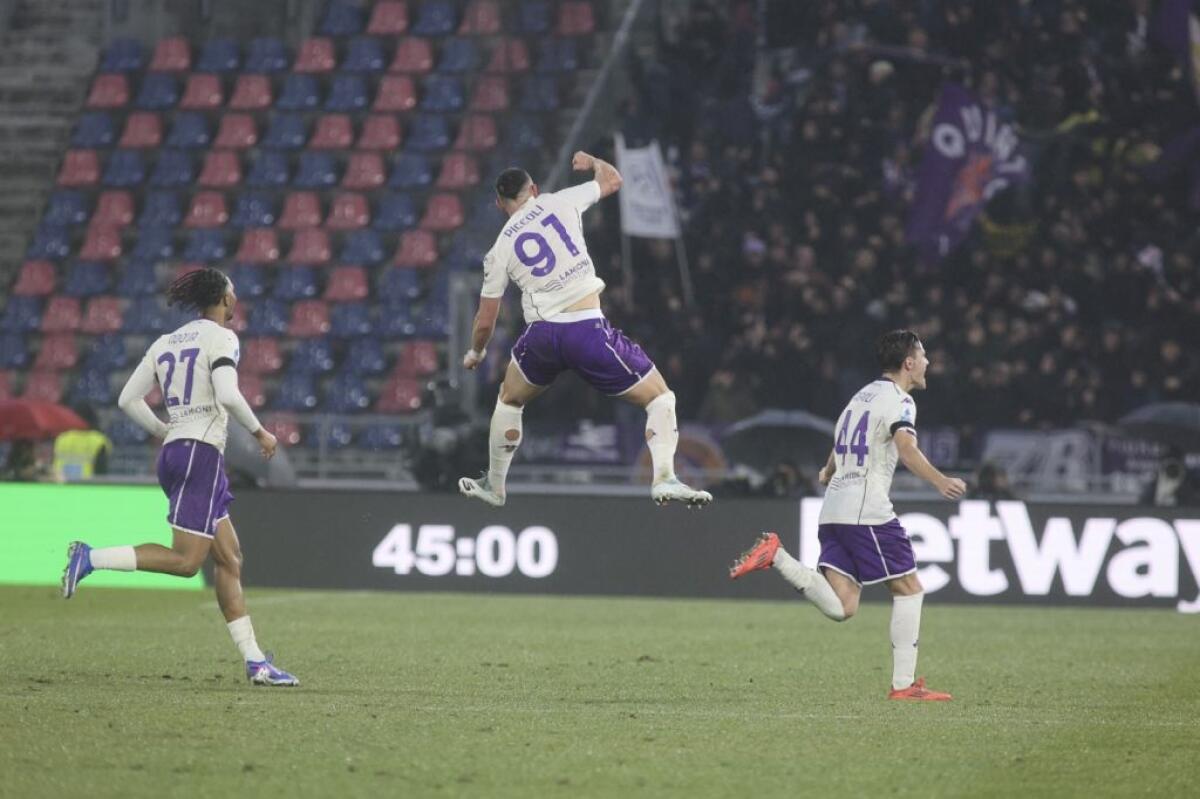 La Fiorentina sbanca Bologna, 2-1 nel ricordo di Commisso - 