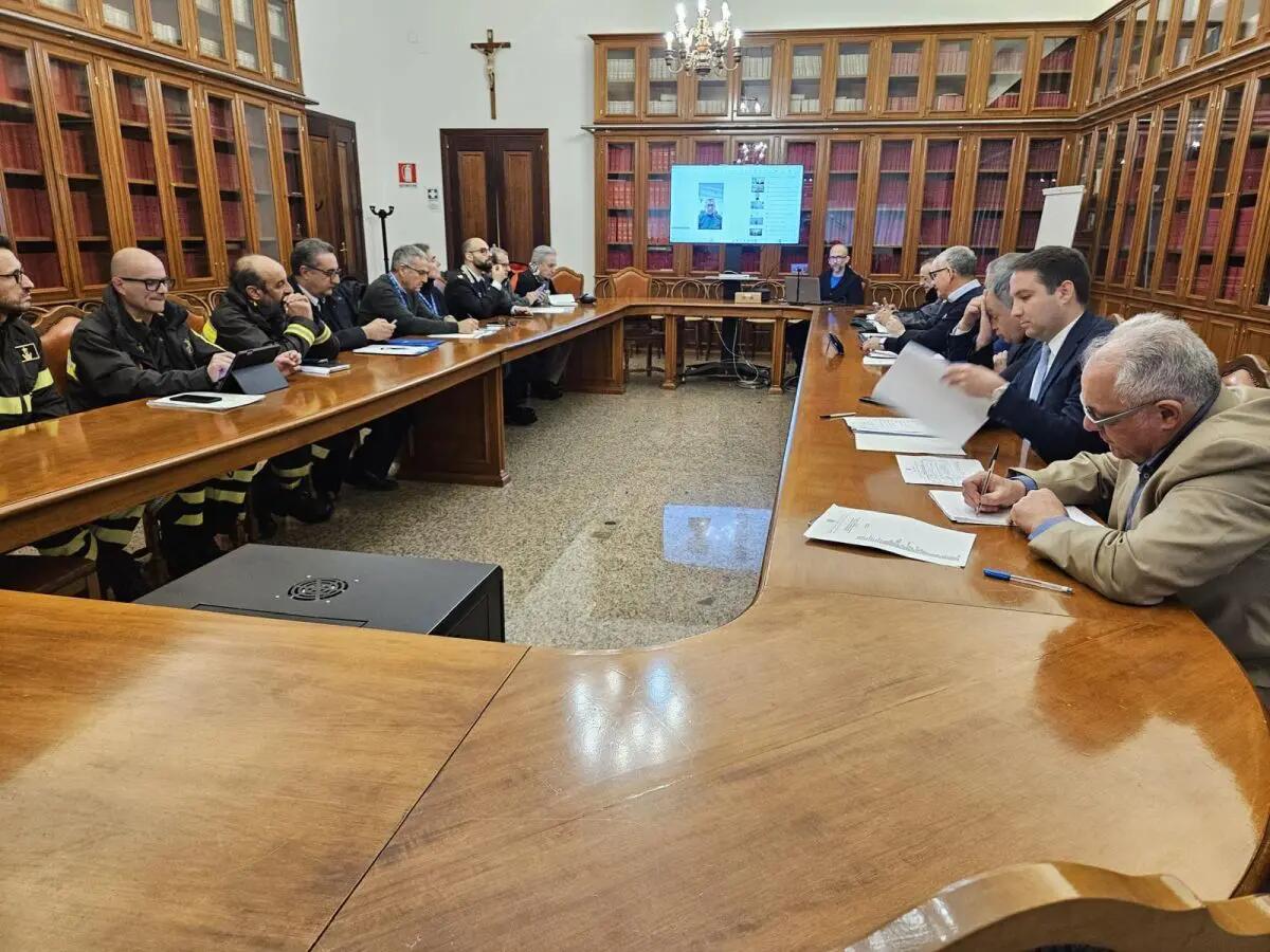 A Catanzaro allerta rossa per il maltempo, evacuazioni e CCS attivo - 