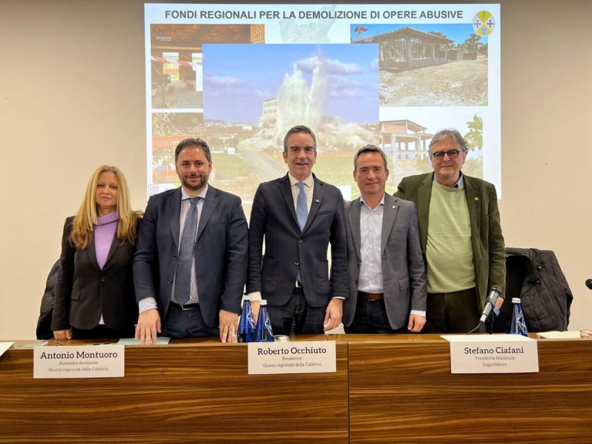 Alla Cittadella regionale di Catanzaro presentato il dossier “Abbatti l’abuso in Calabria” - 