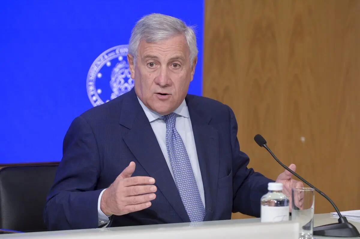 Sanità, Tajani “Superare incompatibilità che riduce il numero di medici effettivamente disponibili nel SSN” - 