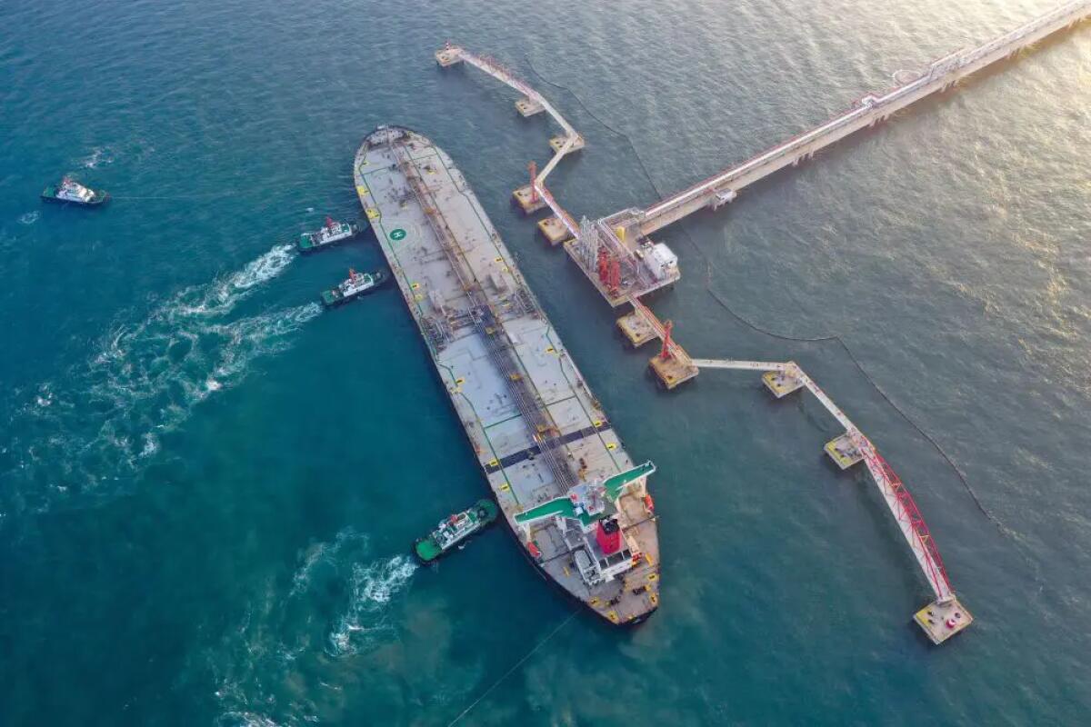 Cina, traffico container aumenta del 65% nel porto di libero scambio di Hainan - 
