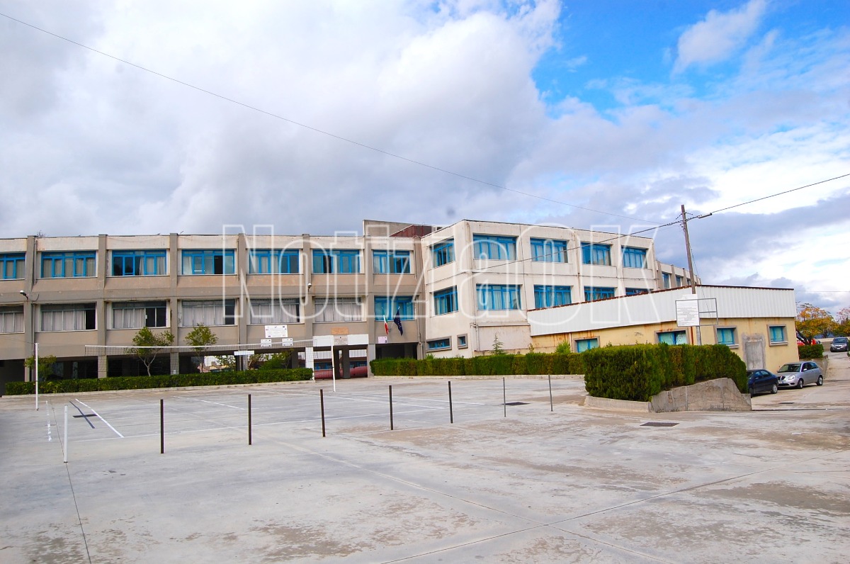 Santa Severina, incontro con Anna Mallamo: presentazione del libro "Con il buio me la vedo io" - 