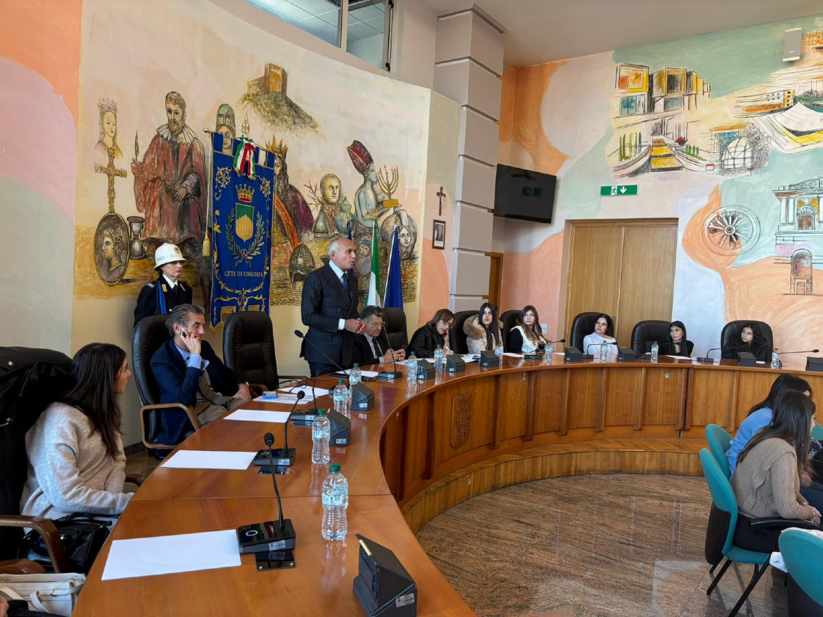 Cosenza, martedì 10 febbraio convocato il Consiglio comunale: surroga e regolamenti - 