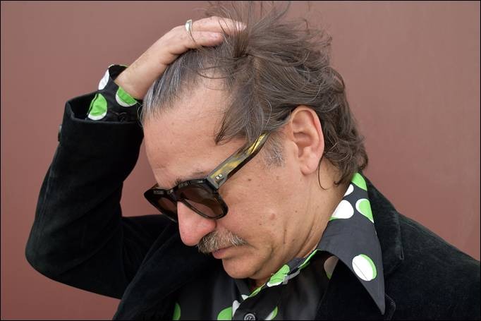 "Onda calabra, storia di una canzone", debutta il nuovo spettacolo di Beppe Voltarelli - 