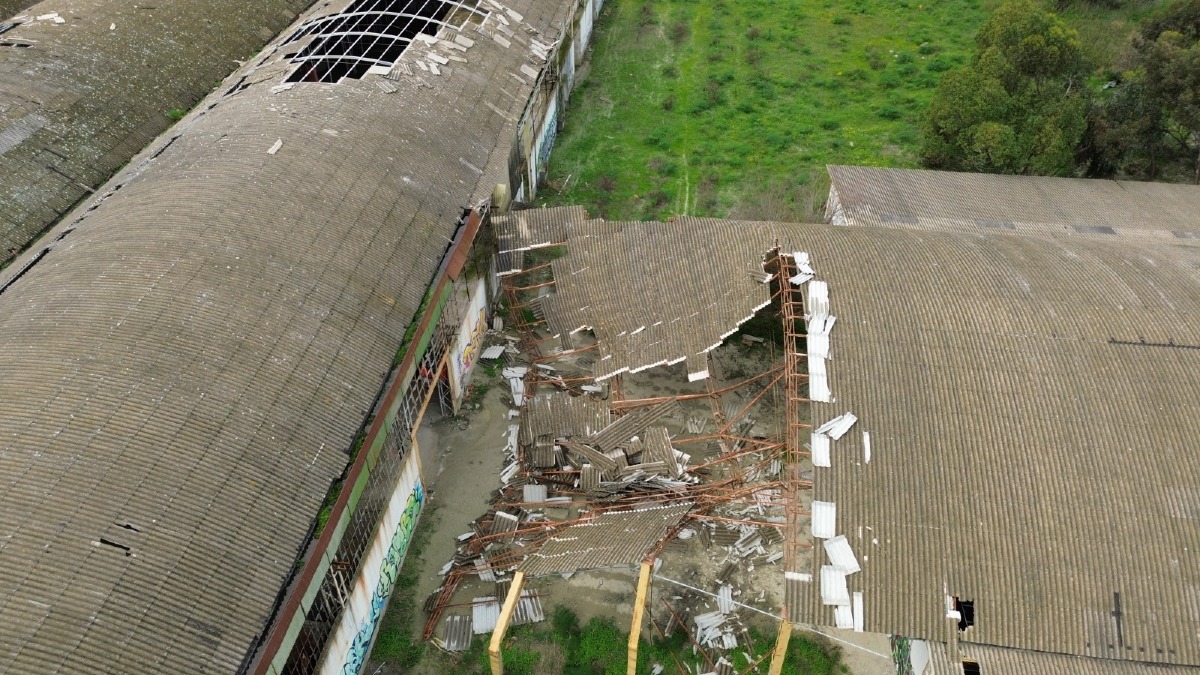 Crotone, un Flash mob al Liceo Gravina dopo il crollo dell’ex Mercati Generali - 