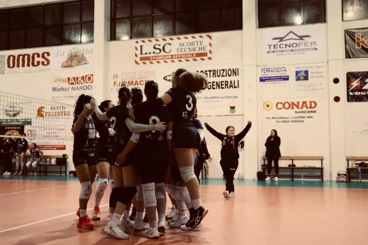 Per la Pallavolo Cutro solo vittorie e un mese di gennaio da ricordare - 