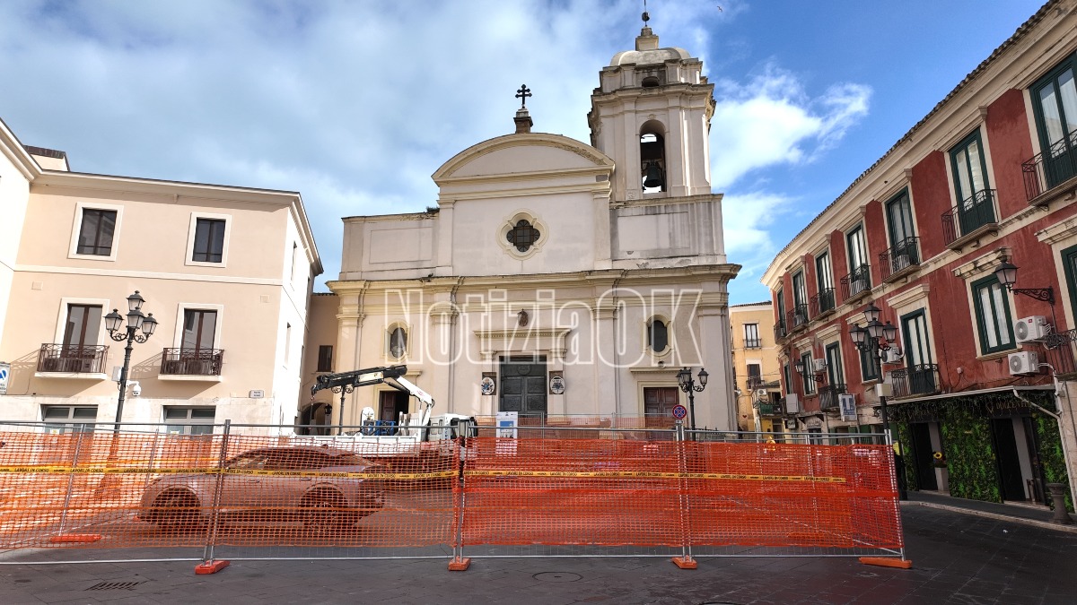 Crotone, partiti i lavori alla Basilica Cattedrale: montate le prime impalcature - 