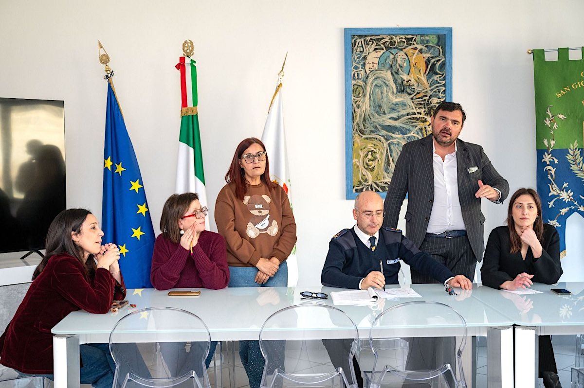 San Giovanni in Fiore, confronto tra giunta e commercianti: stop all’abusivismo - 