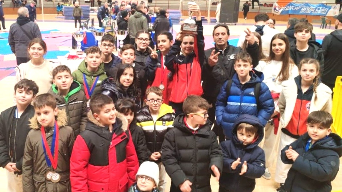 Taekwondo, la TKD Koryo Petilia prima per Tecnica e Disciplina a Casoria - 