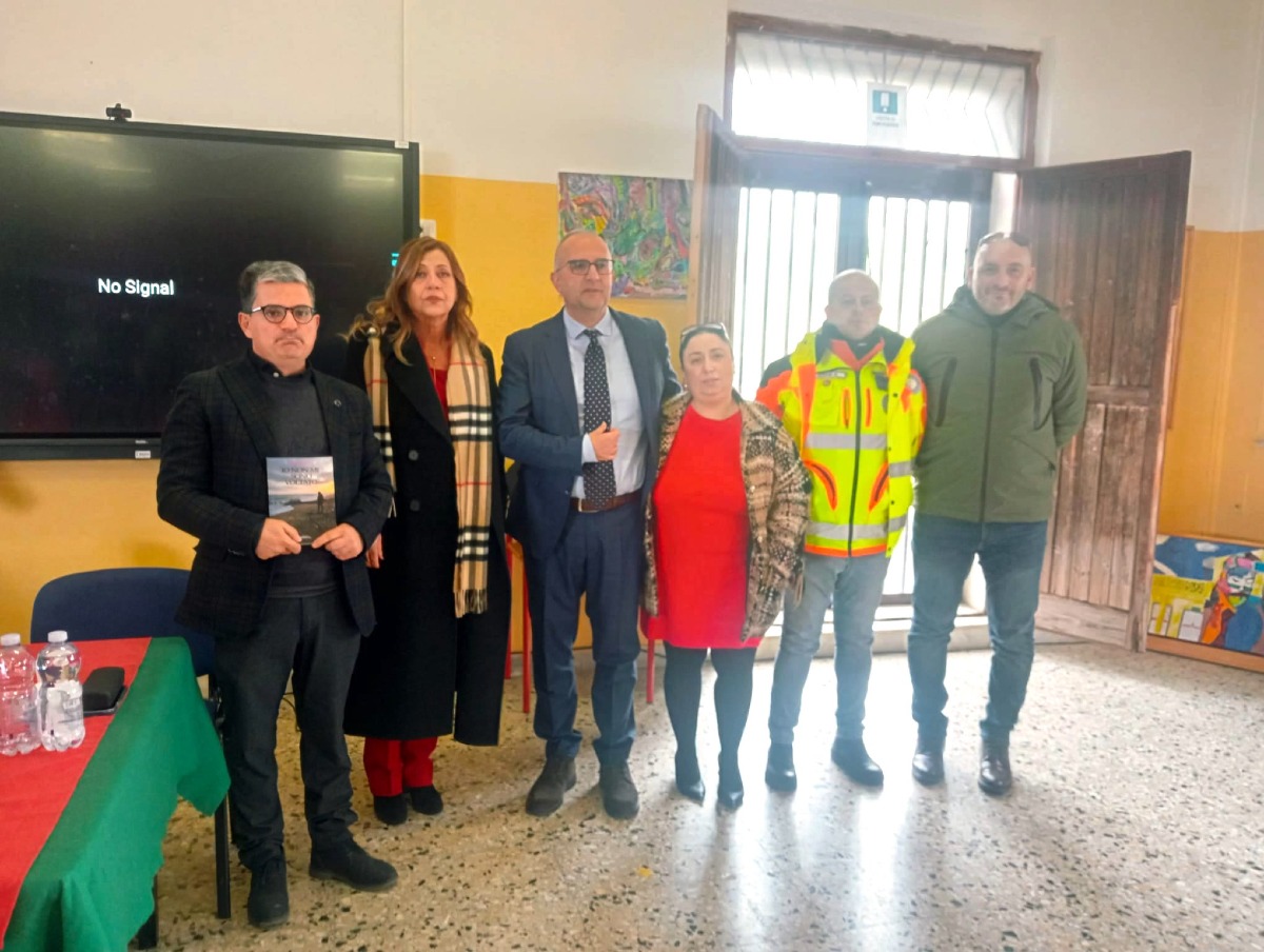 Gli studenti di Mater Domini celebrano il coraggio dei volontari di Cutro - 