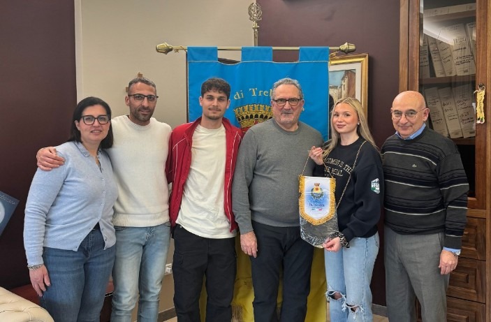 Trebisacce, il sindaco Mundo accoglie Adam Mekki, nuovo calciatore dell'ASD Trebisacce Calcio - 