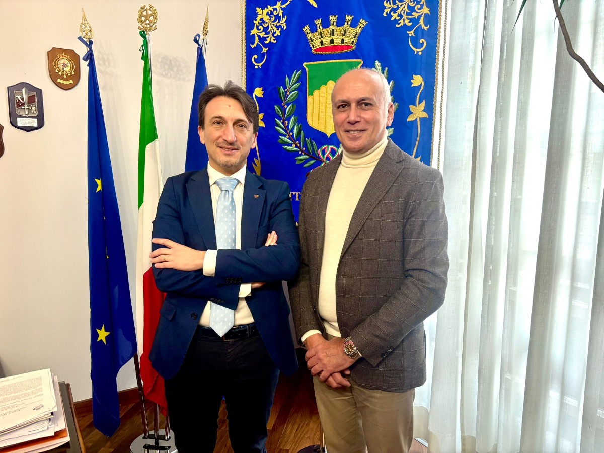 Franz Caruso incontra a Palazzo dei Bruzi: si rafforza l'asse Comune-Unical - 