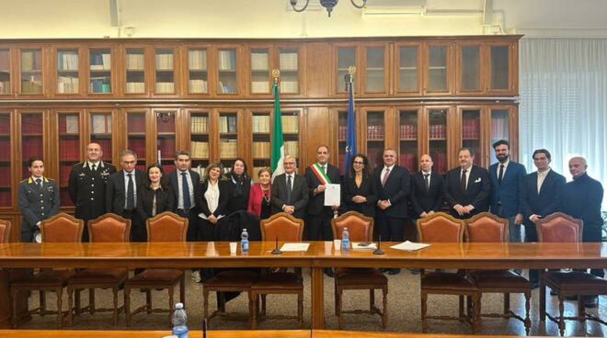 Maida riceve il titolo onorifico di “Città”: cerimonia in Prefettura con autorità locali e nazionali - 