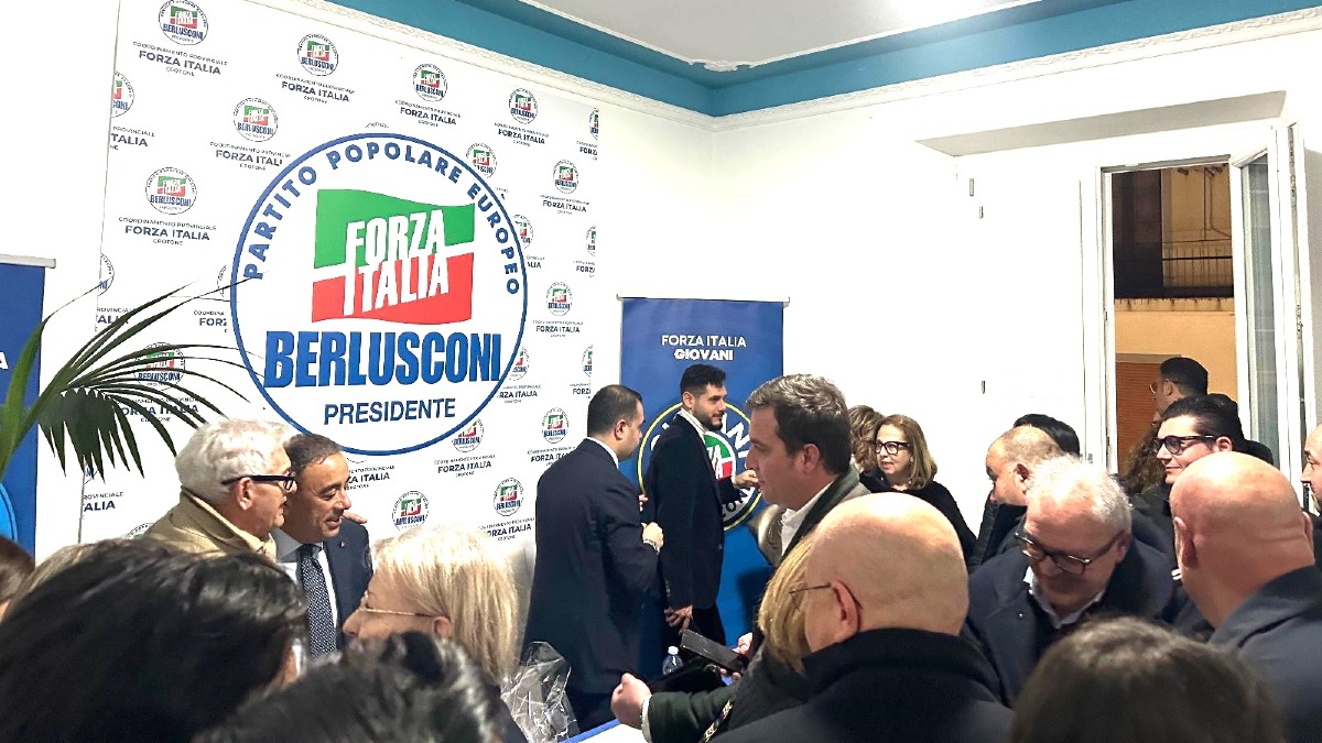 Forza Italia inaugura sede a Crotone e conferma sostegno al sindaco Vincenzo Voce