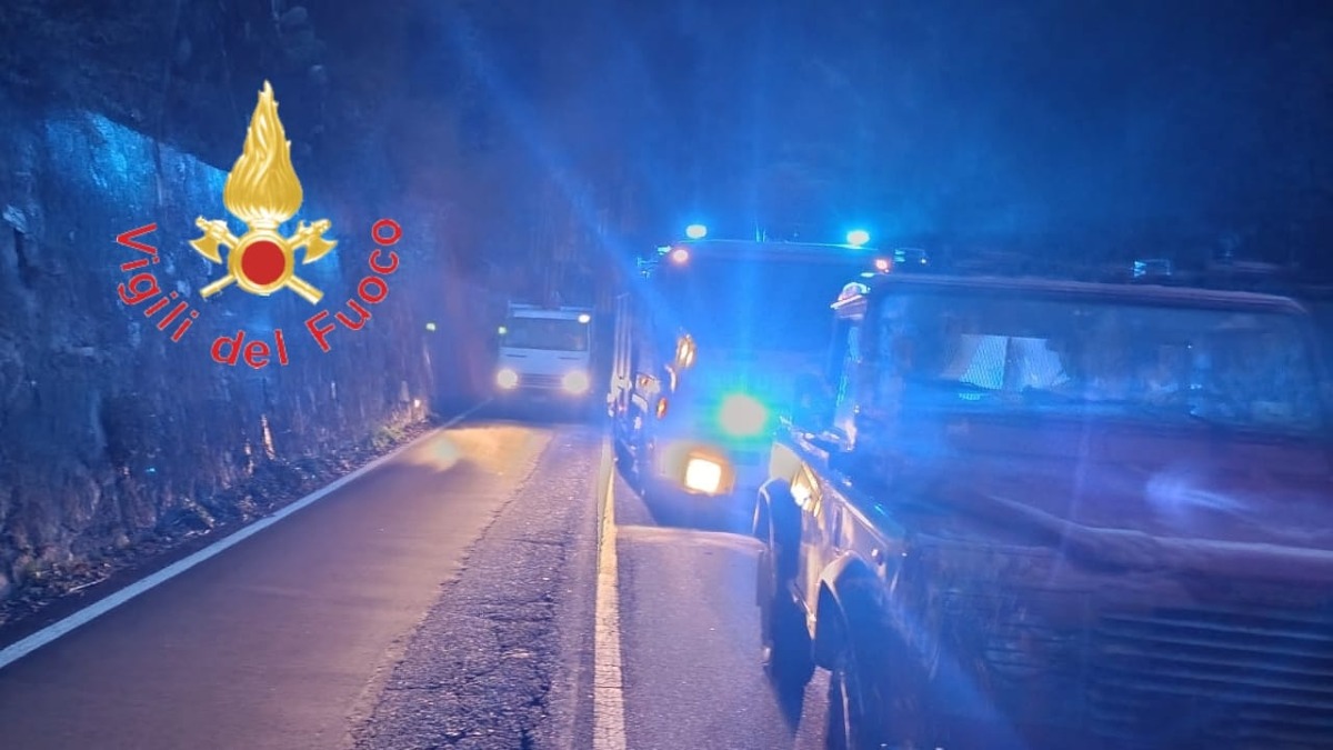 Frana sulla provinciale Taverna–San Giovanni d’Albi, strada chiusa - 